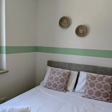 Orchidea E Glicine 아파트 솜마캄파냐