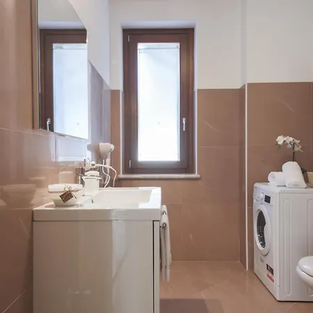 Orchidea E Glicine شقة سوماكامبانا