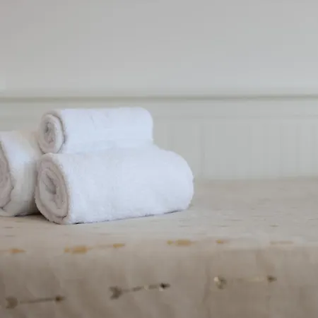 Orchidea E Glicine شقة سوماكامبانا