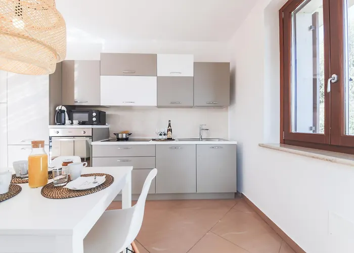 Orchidea E Glicine Соммакампанья